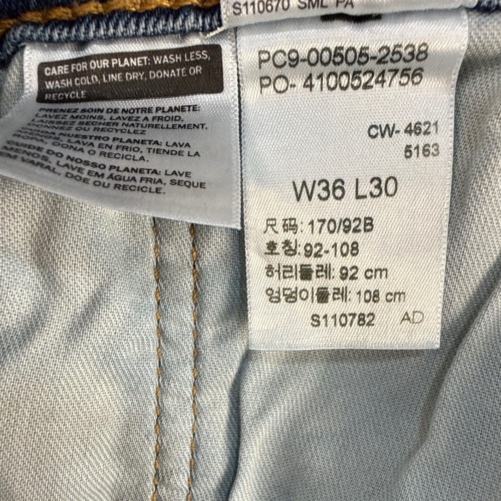 Levi's Jeans Mens 36x30 505 Regular Fit Medium Wash Blue Straight Leg EUC - Picture 6 of 8